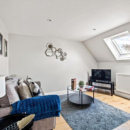 Central And Cosy Brockenhurst Flat Exterior photo