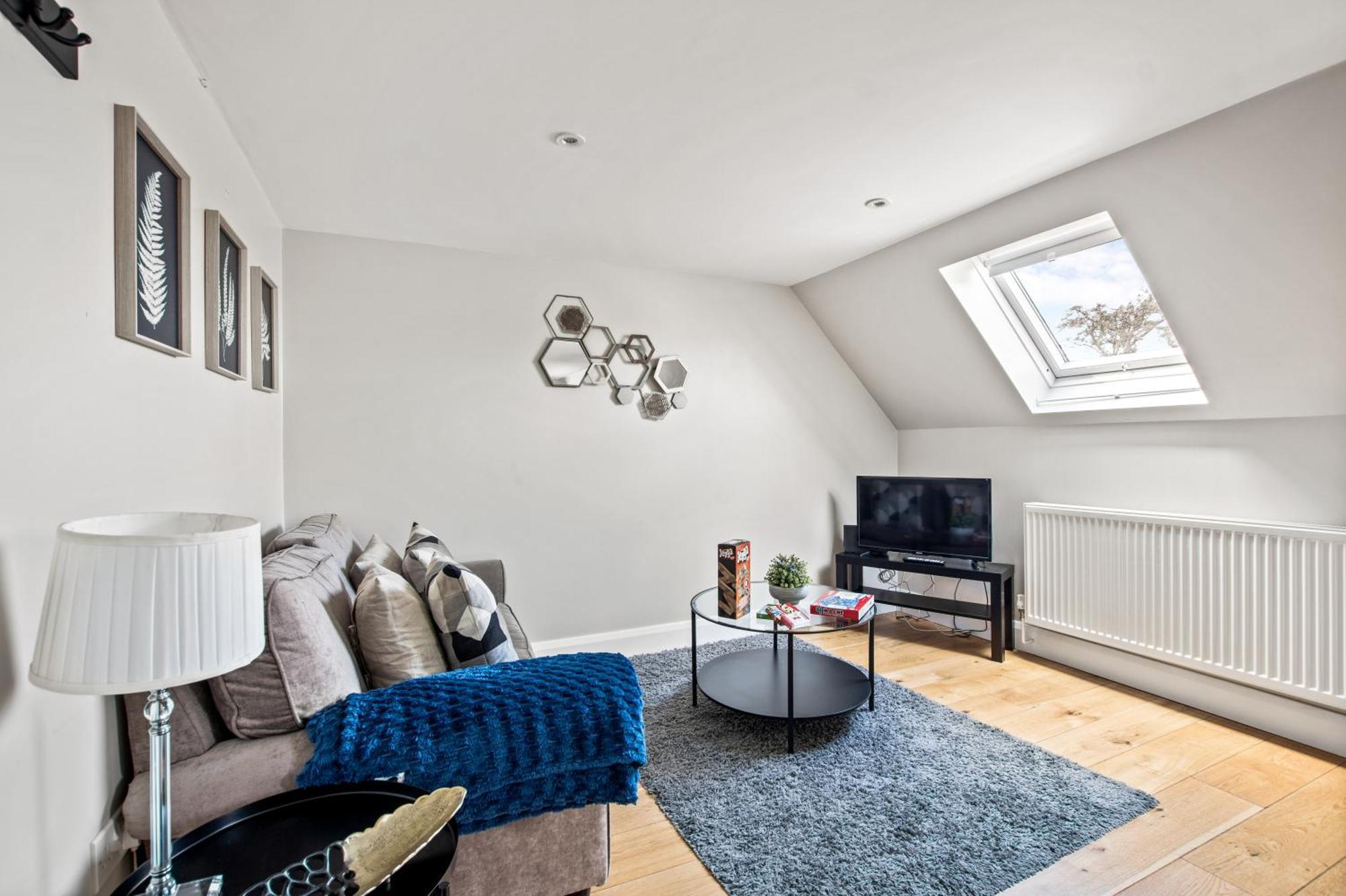 Central And Cosy Brockenhurst Flat Exterior photo