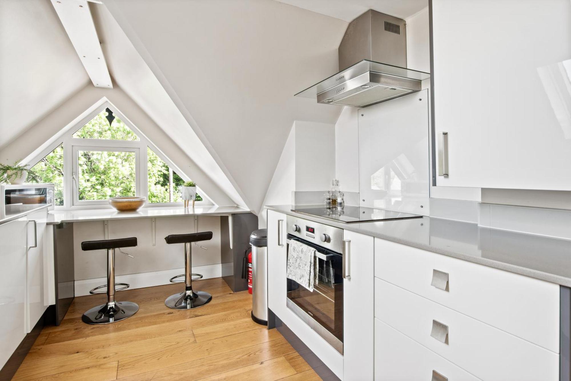 Central And Cosy Brockenhurst Flat Exterior photo