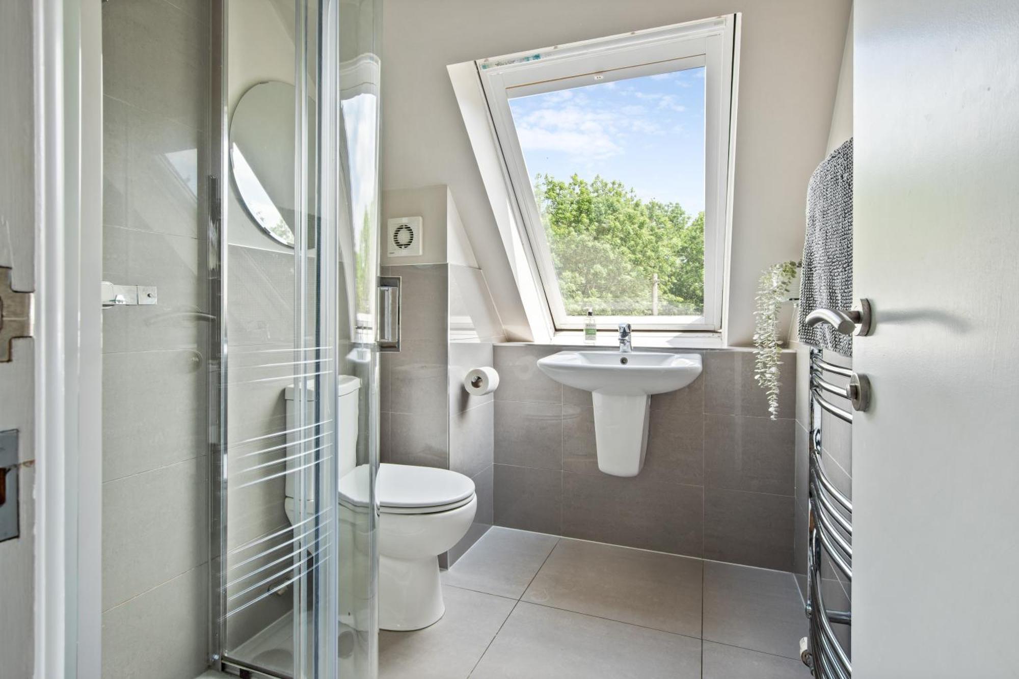 Central And Cosy Brockenhurst Flat Exterior photo